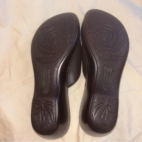 Born Brown Slide Sandals Like New Size 10 - Picture 2 of 5